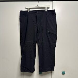 Eddie Bauer Women’s Black Cargo Capris